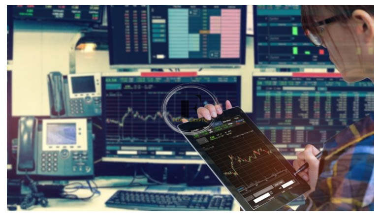 Fundamental versus technical analysis – A beginner's guide to the advantages and disadvantages of each investment analysis technique
